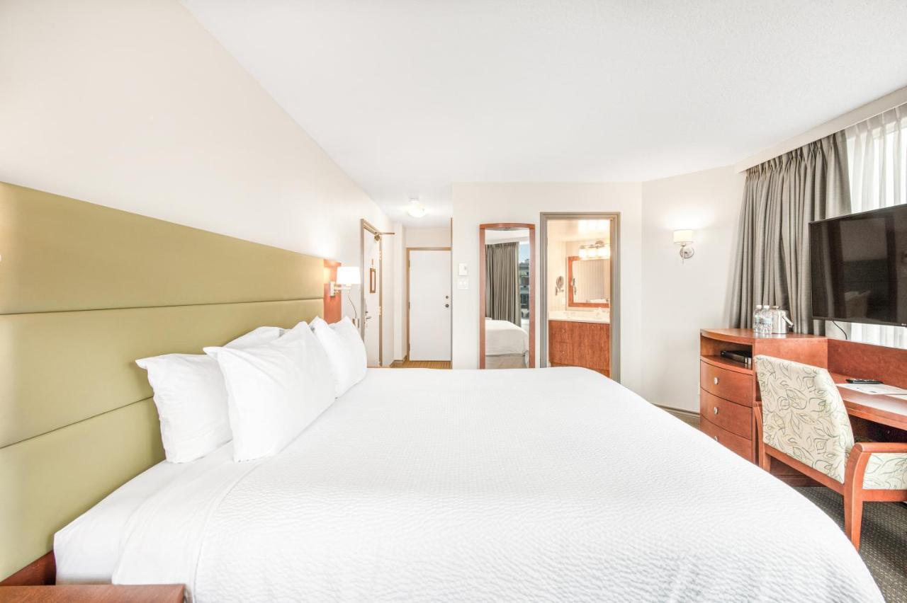 Victoria Regent Waterfront Hotel & Suites Eksteriør billede